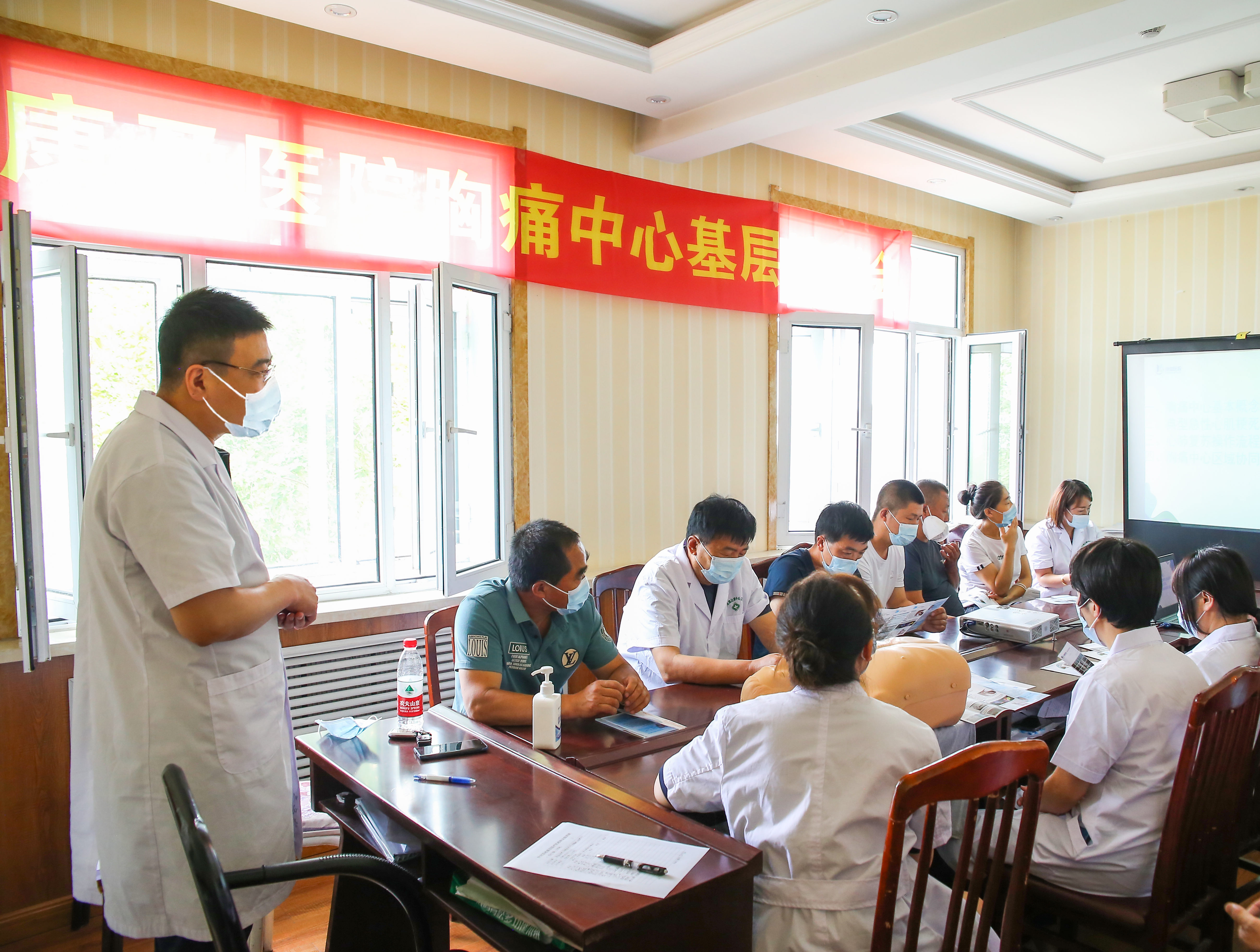 生死时速--“救心”专家培训、救治两不误(图4)